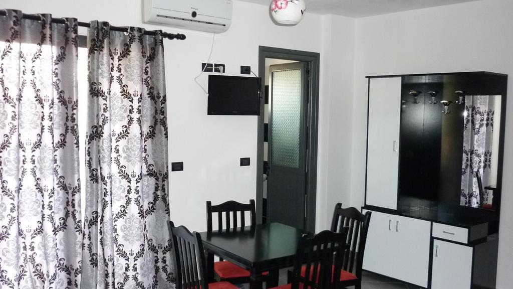 Hotel Ilio Ksamil Bagian luar foto