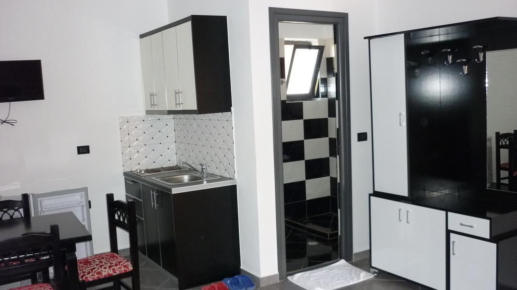 Hotel Ilio Ksamil Bagian luar foto