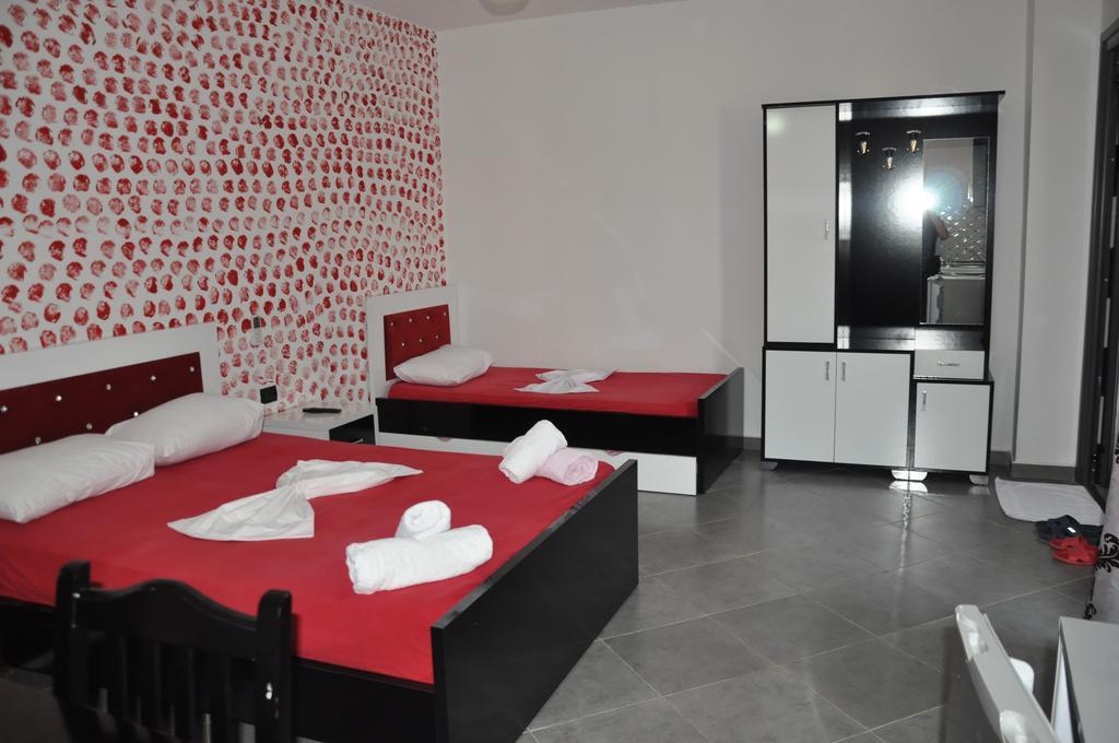 Hotel Ilio Ksamil Bagian luar foto