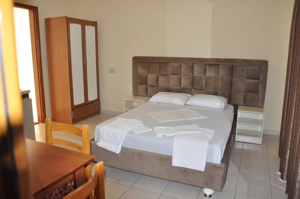 Hotel Ilio Ksamil Bagian luar foto